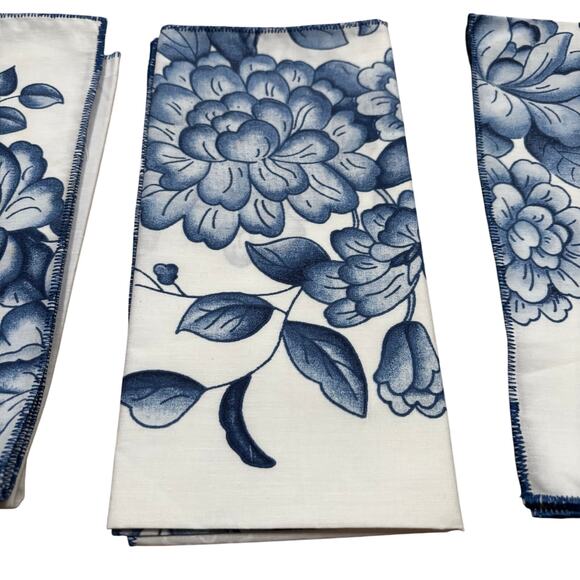 Eight square cotton cloth dinner napkins (8) blue & white formal toile style - Picture 6 of 6